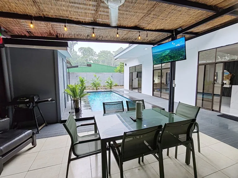 ID 994: 3 Bd 2.5 Bd home with Pool on 400m lot in Playa Negra, photo 10