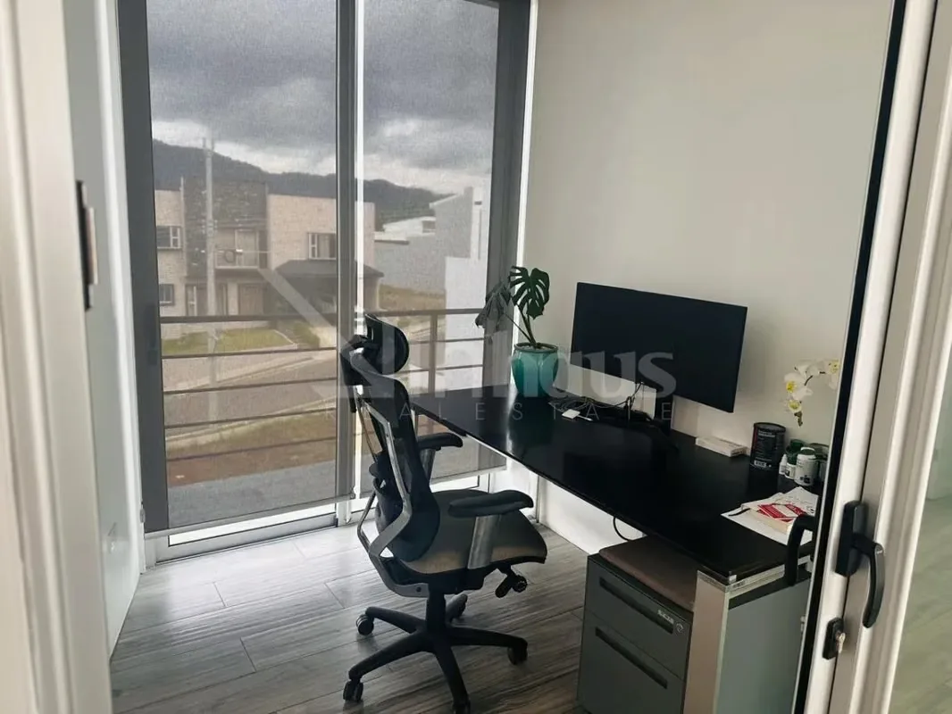 Descubre esta exclusiva casa ubicada en un elegante condominio, diseñada para quienes valoran el lujo, la comodidad y los espacios amplios. Gracias a su generoso terreno, la propiedad ..., photo 11