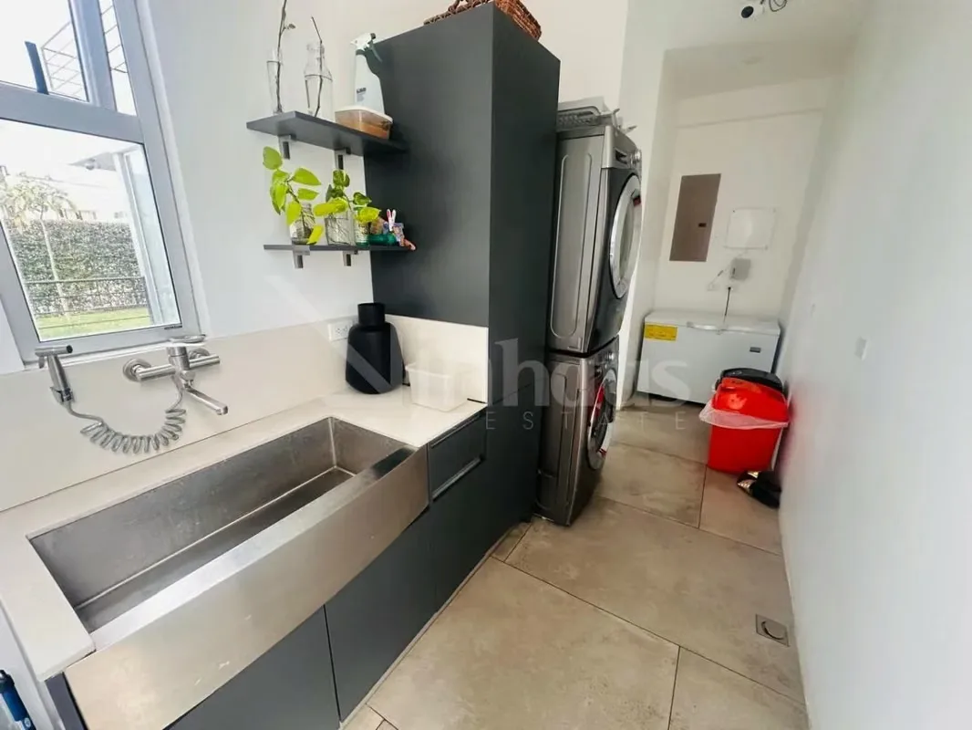 Descubre esta exclusiva casa ubicada en un elegante condominio, diseñada para quienes valoran el lujo, la comodidad y los espacios amplios. Gracias a su generoso terreno, la propiedad ..., photo 13