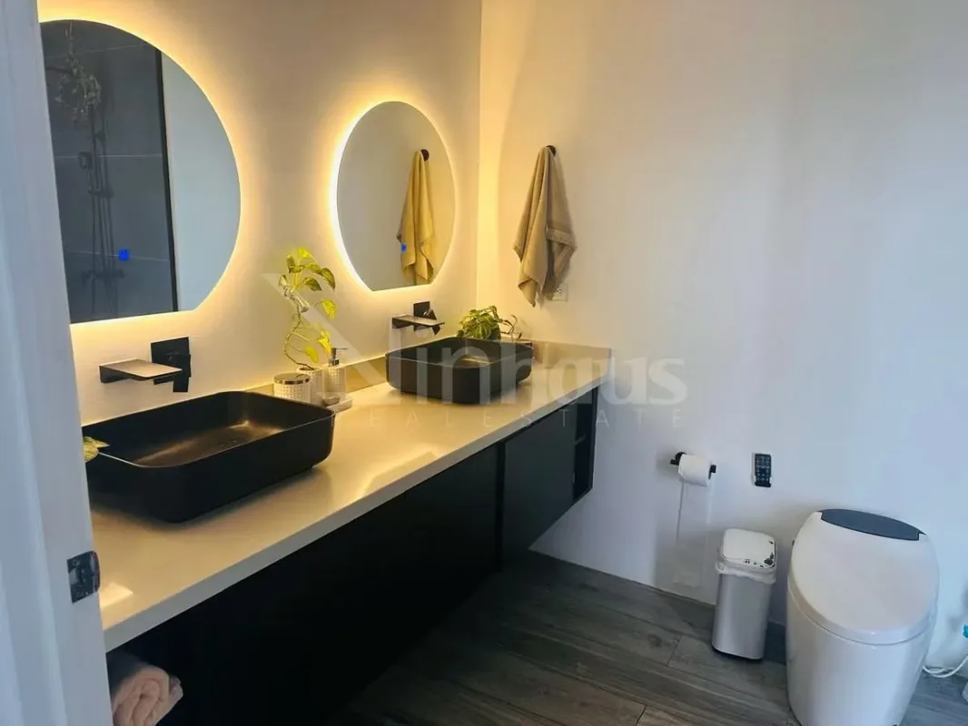 Descubre esta exclusiva casa ubicada en un elegante condominio, diseñada para quienes valoran el lujo, la comodidad y los espacios amplios. Gracias a su generoso terreno, la propiedad ..., photo 6