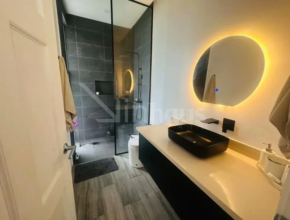 Descubre esta exclusiva casa ubicada en un elegante condominio, diseñada para quienes valoran el lujo, la comodidad y los espacios amplios. Gracias a su generoso terreno, la propiedad ..., photo 8