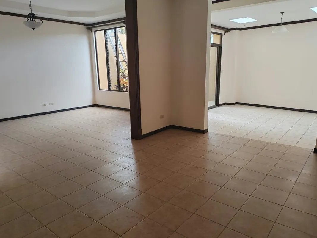 Two levels in 289.88 sqm of an excellent construction, photo 8