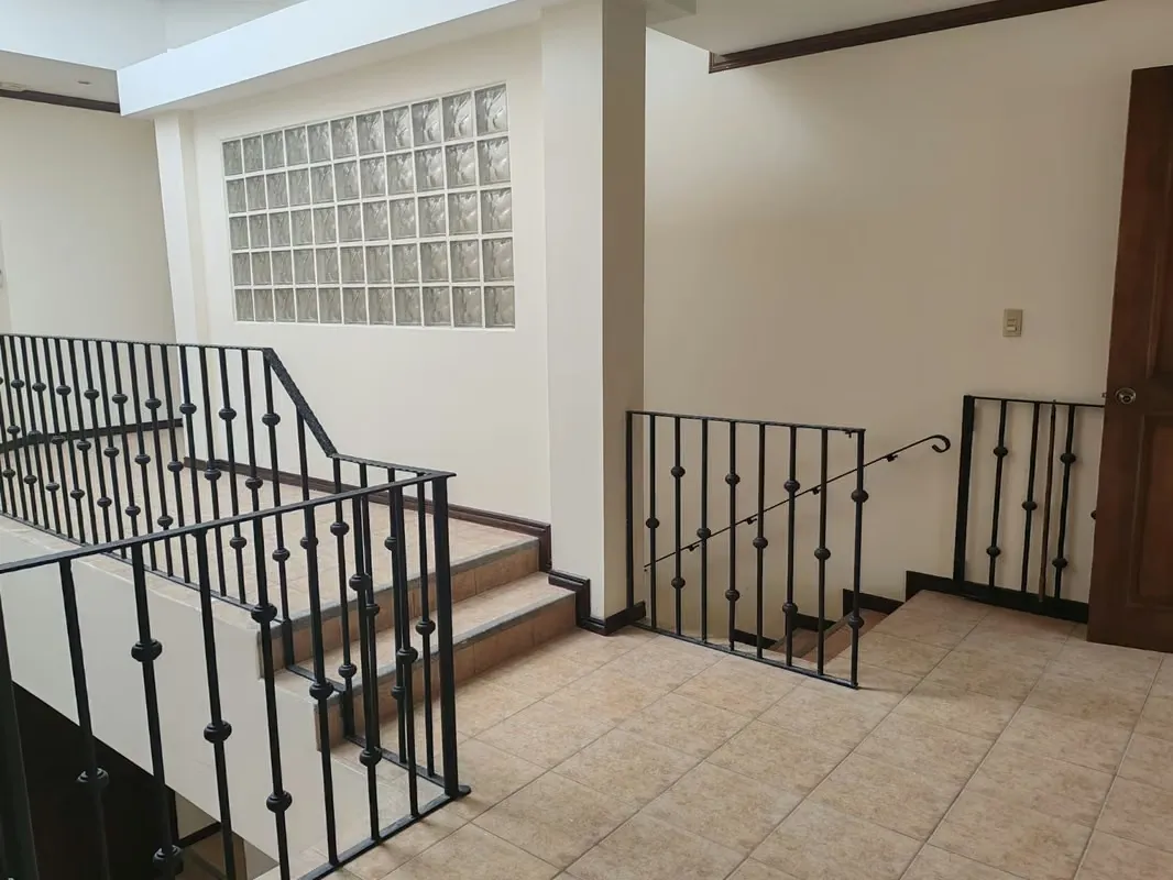 Two levels in 289.88 sqm of an excellent construction, photo 9
