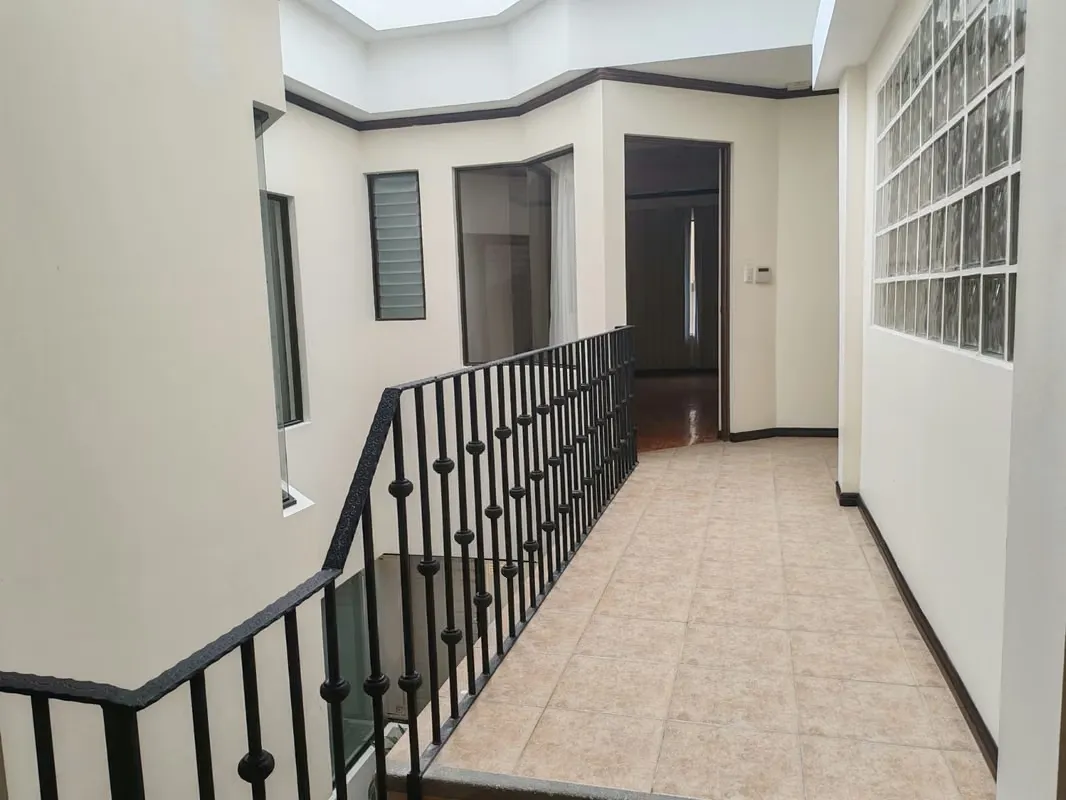Two levels in 289.88 sqm of an excellent construction, photo 10