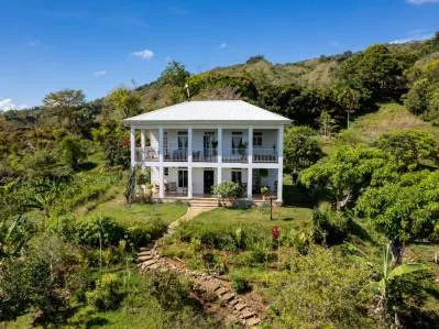 Finca de montaña, propiedad privada, tranquila y construida a medida con vistas impresionantes, photo 2