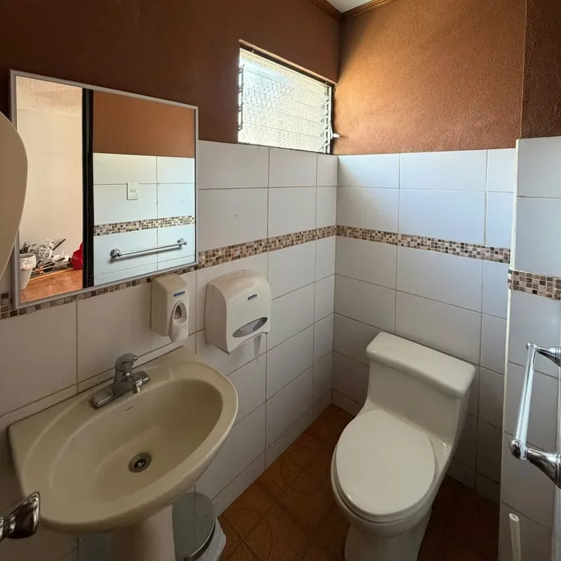 ¡AMPLIA PROPIEDAD EN ALQUILER EN SABANA SUR! | IDEAL PARA OFICINAS Y OPERACIONES ADMINISTRATIVAS, photo 9