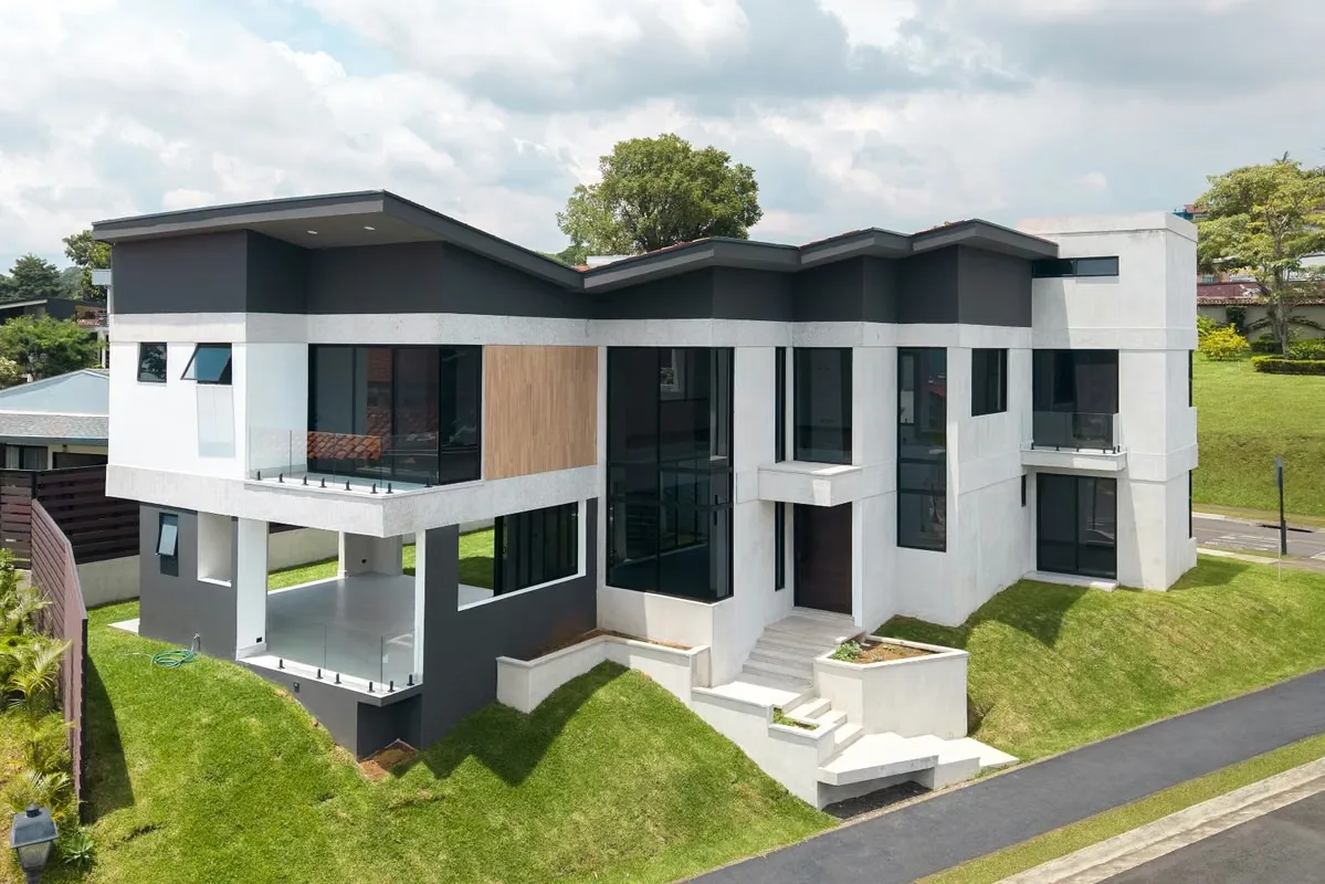 Descubrí una residencia nueva de dos niveles, construida en 2026 y lista para estrenar, ...