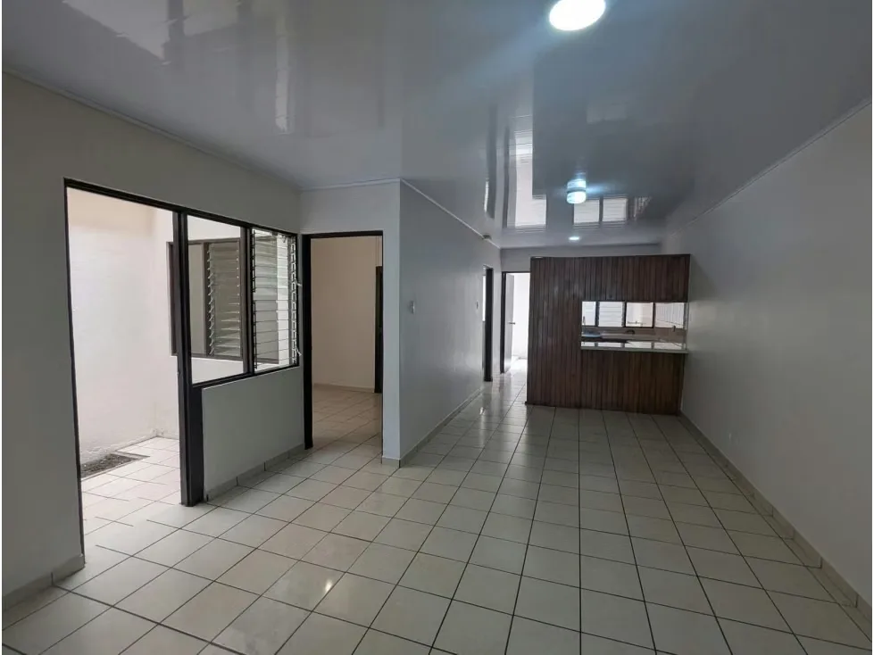 Apartamento en venta en Tibas, 1 planta, céntrico 2.5PCU