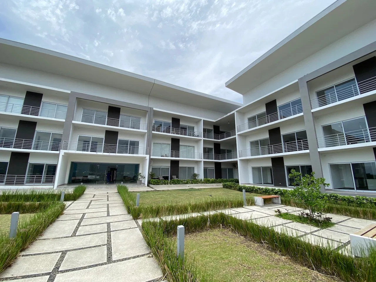 VENTA PARA INVERSION DE APARTAMENTO EN CONDOMINIO EN SANTA ANA