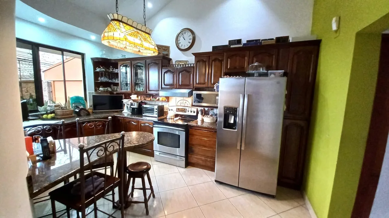 Exclusive Residence for Sale in Carmen, Guadalupe – Contemporary Design & Premium Comfort, photo 8