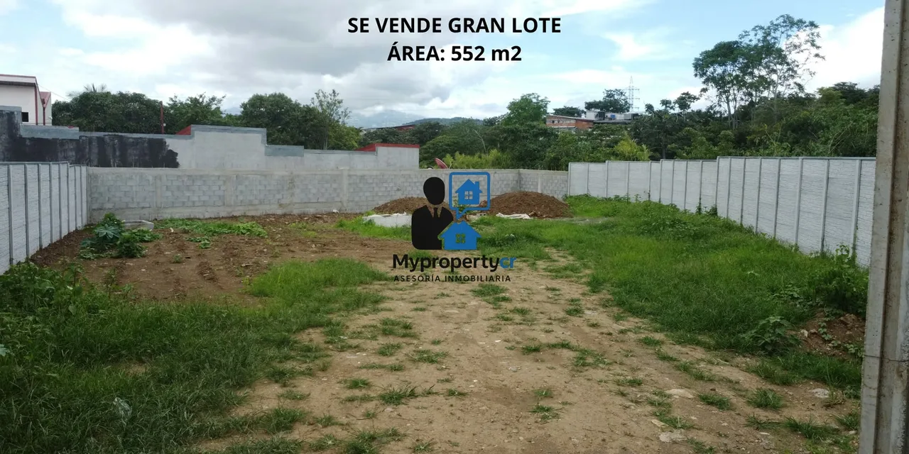 Large lot with excellent location, just 1 minute from the McDonalds of Aserri,