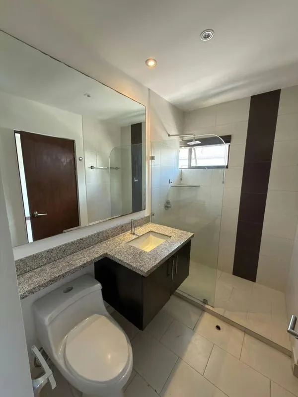 Hermosa casa completamente remodelada ubicada en **Parque del Sol, una de las comunidades más buscadas por su excelente ubicación, tranquilidad y variedad de amenidades., photo 13