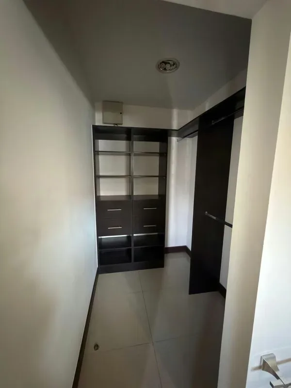 Hermosa casa completamente remodelada ubicada en **Parque del Sol, una de las comunidades más buscadas por su excelente ubicación, tranquilidad y variedad de amenidades., photo 6