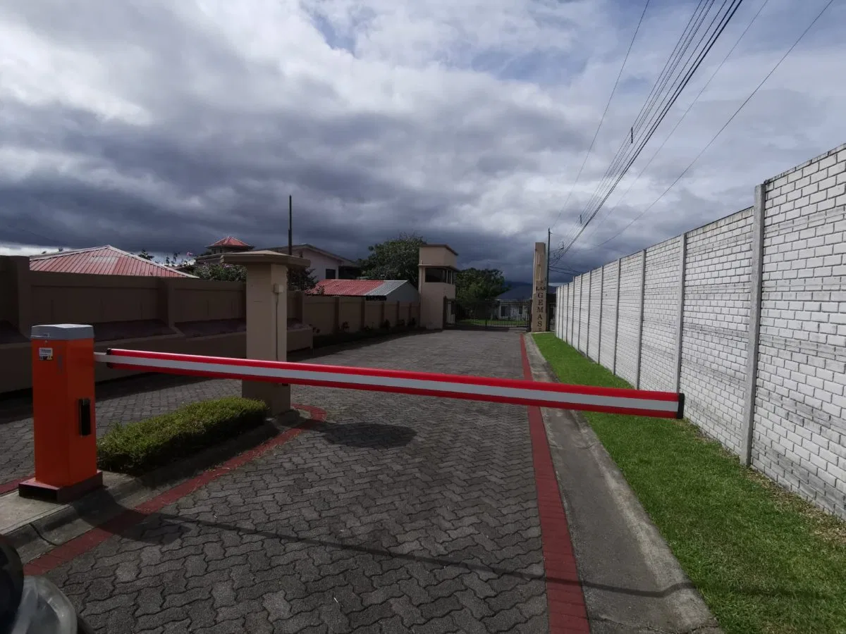 SE VENDE LOTE EN RESIDENCIAL LAS GEMAS SAN ISIDRO DE HEREDIA - Venta en San Isidro
