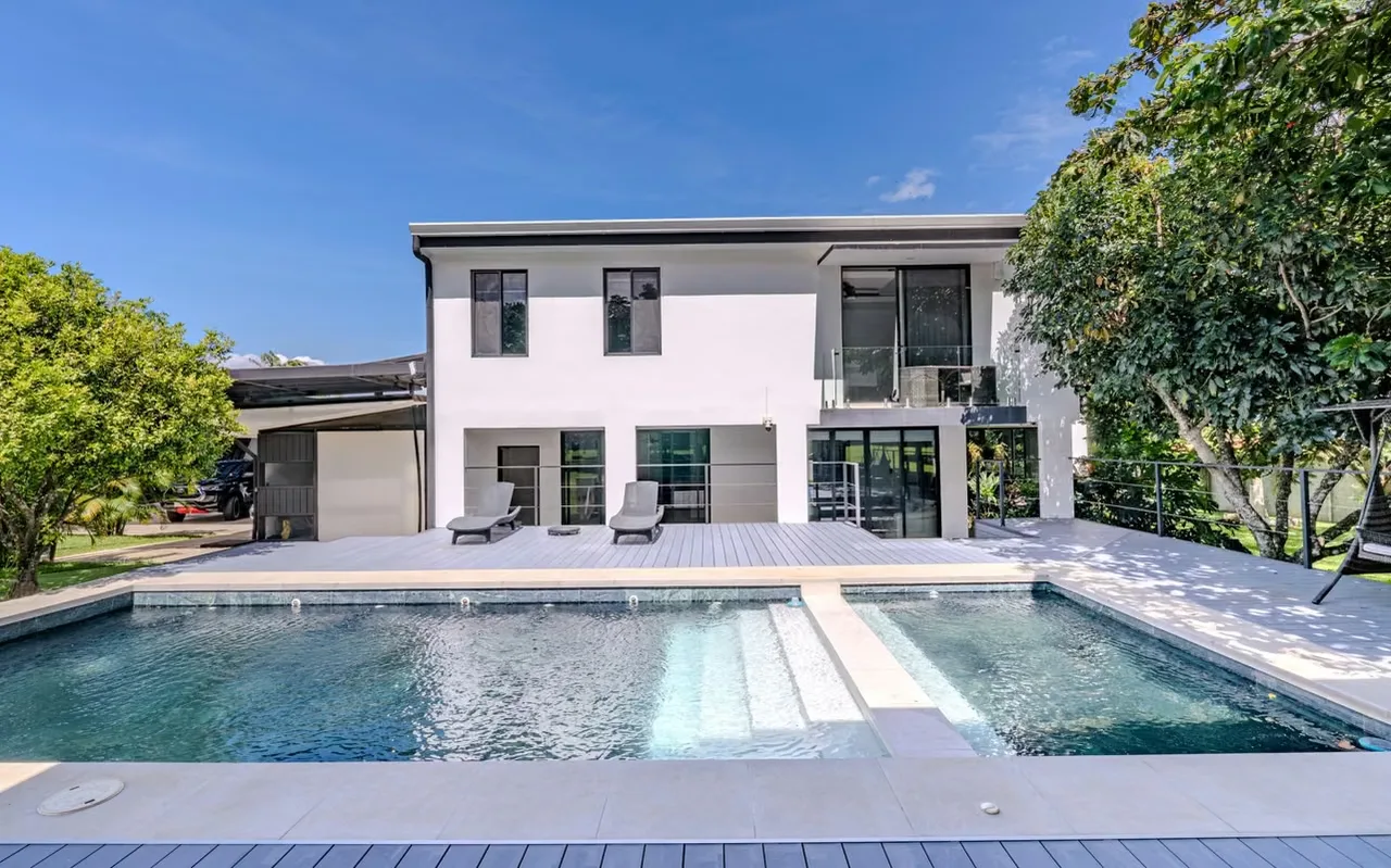 LUXURY HOUSE FOR SALE IN LA GUÁCIMA