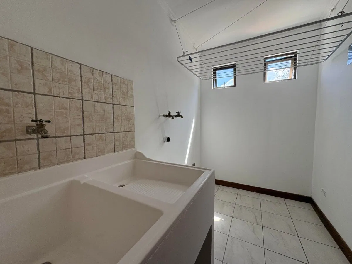 Casa en venta en condominio con excelente ubicación en Tibás #26-858 GS - Venta en Tibás