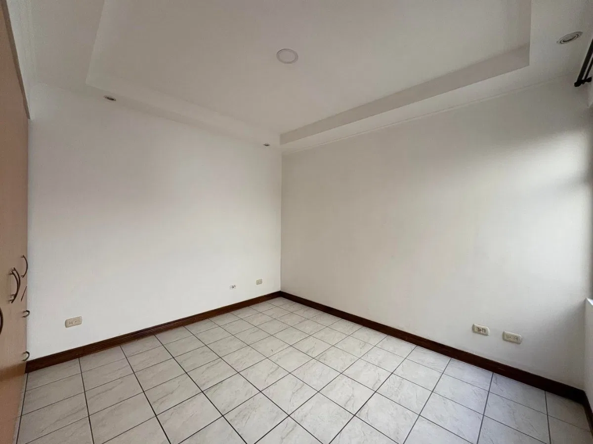 Casa en venta en condominio con excelente ubicación en Tibás #26-858 GS - Venta en Tibás, photo 2
