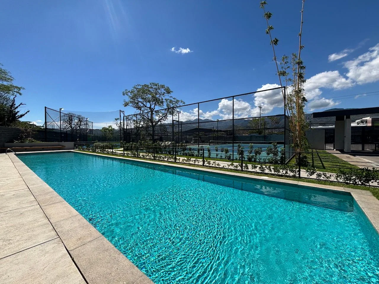 VENTA DE LOTE EN CONDOMINIO LATITUD LINDORA, photo 3