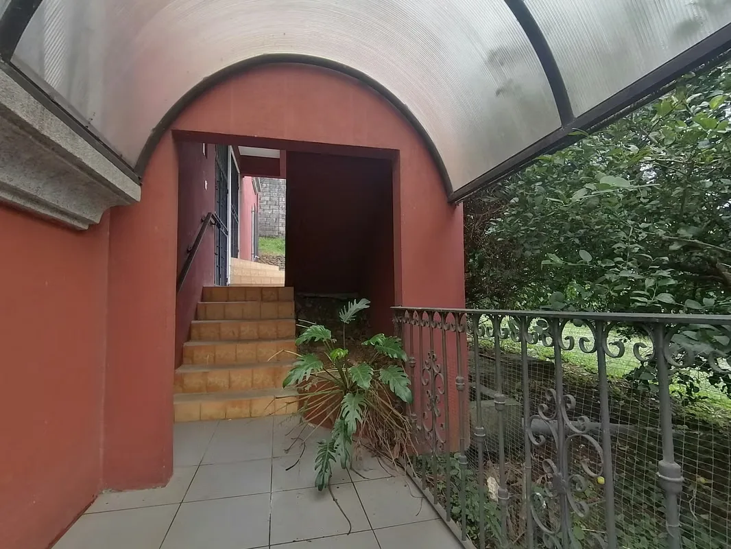 Edificio de 4 apartamentos, ubicado en una zona muy tranquila cerca de escuelas, supermercados, hospital, parada de autobuses a solo ..., photo 9