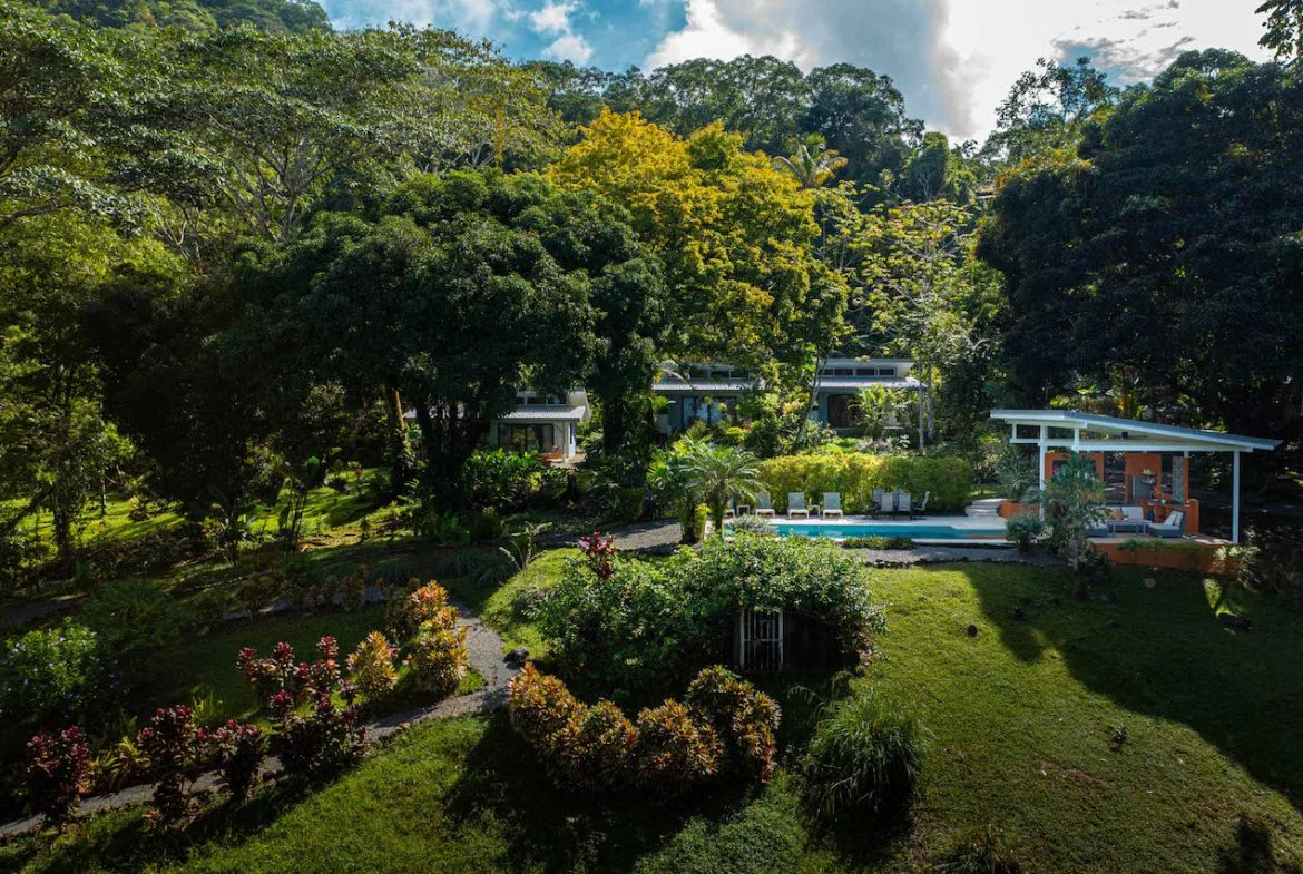 MULTI-USE PROPERTY RESIDENTIAL/HOTEL/COMMERCIAL UVITA, photo 8