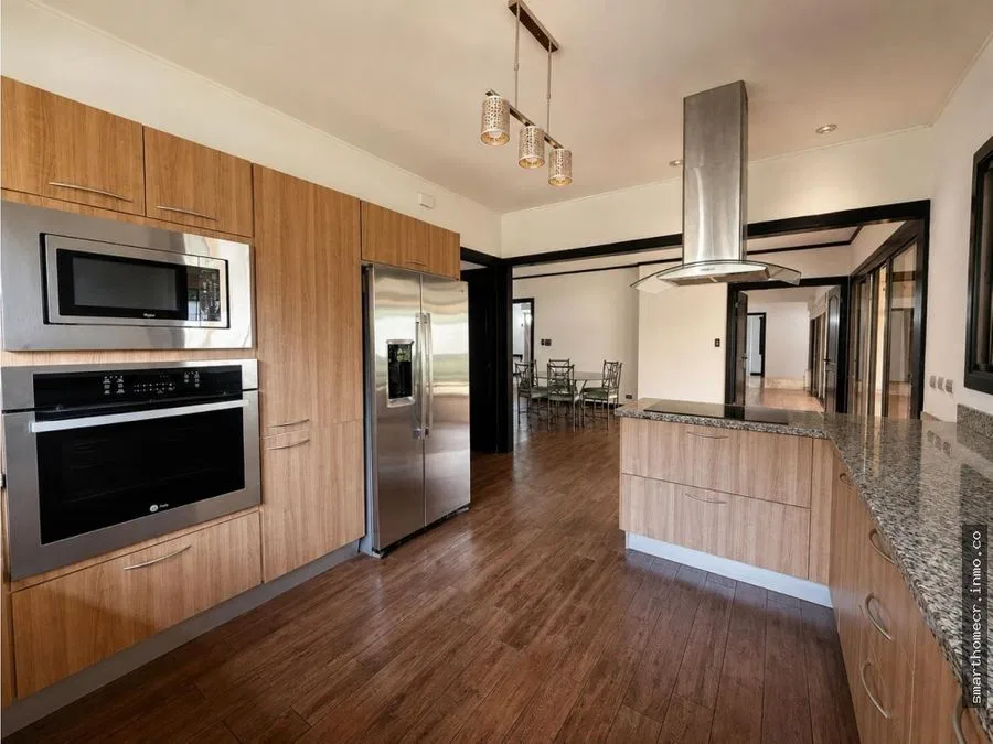 VENTA / ALQUILER DE CASA EN BOSQUES DE LINDORA*