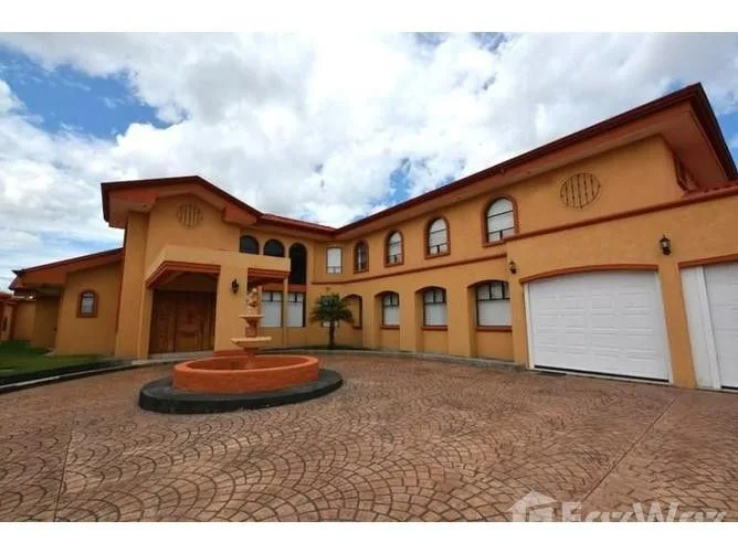 4 Bedroom House for Sale in Curridabat, San Jose for $800,000