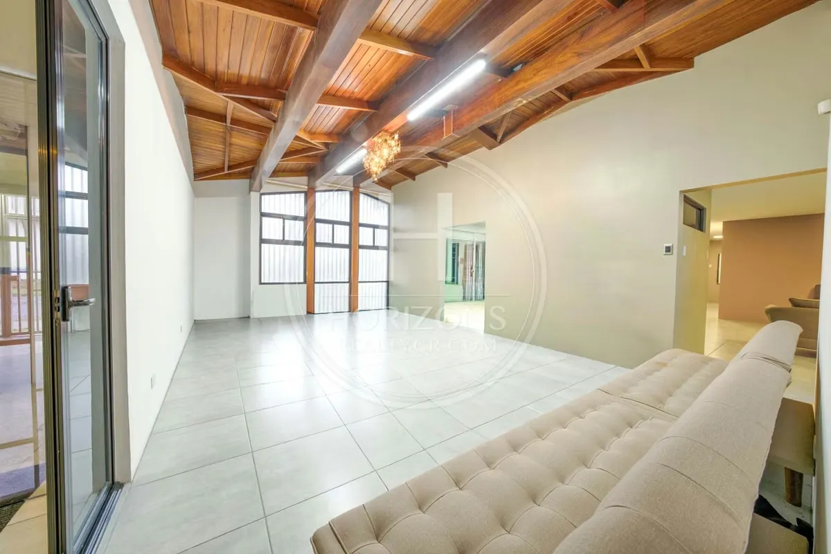 Propiedad Comercial de Una Planta en Venta en Los Yoses 500 m² para Oficina Administrativa noj1226jb, photo 11