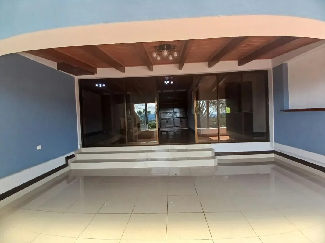 RENT A BEAUTIFUL HOUSE IN BEAUTIFUL ESCAZU HORIZON