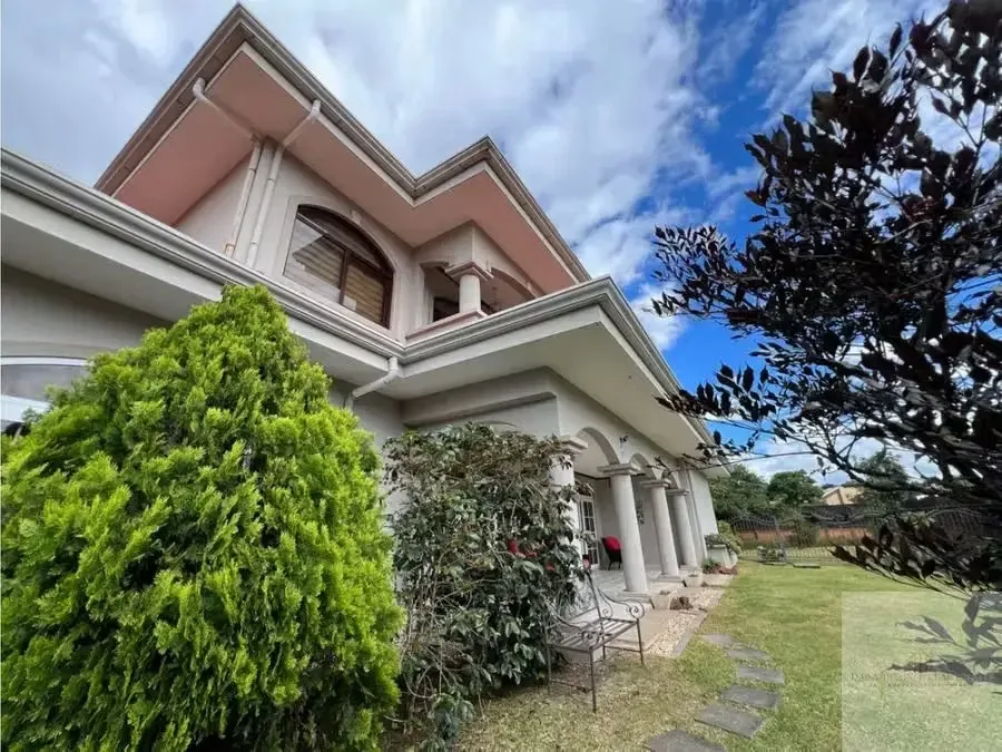 Exceptional Luxury Residence in Colinas de Montealegre | 4 Bedrooms | 955 m² Lot, photo 4