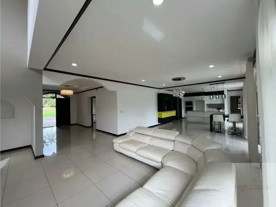 Exceptional Luxury Residence in Colinas de Montealegre | 4 Bedrooms | 955 m² Lot, photo 5