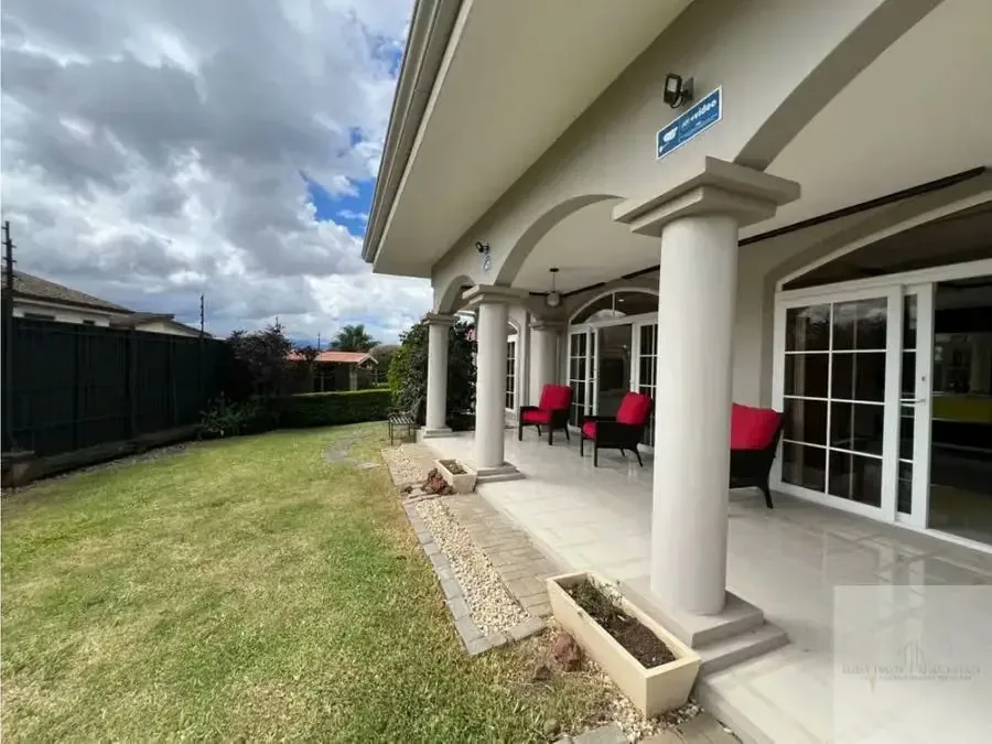 Exceptional Luxury Residence in Colinas de Montealegre | 4 Bedrooms | 955 m² Lot, photo 6