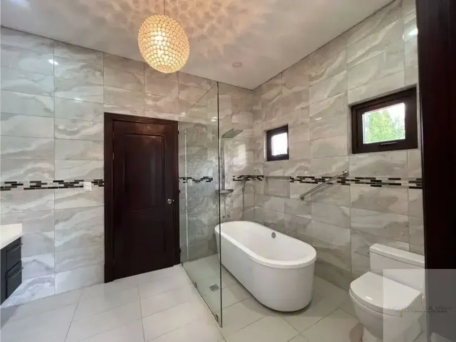 Exceptional Luxury Residence in Colinas de Montealegre | 4 Bedrooms | 955 m² Lot, photo 9