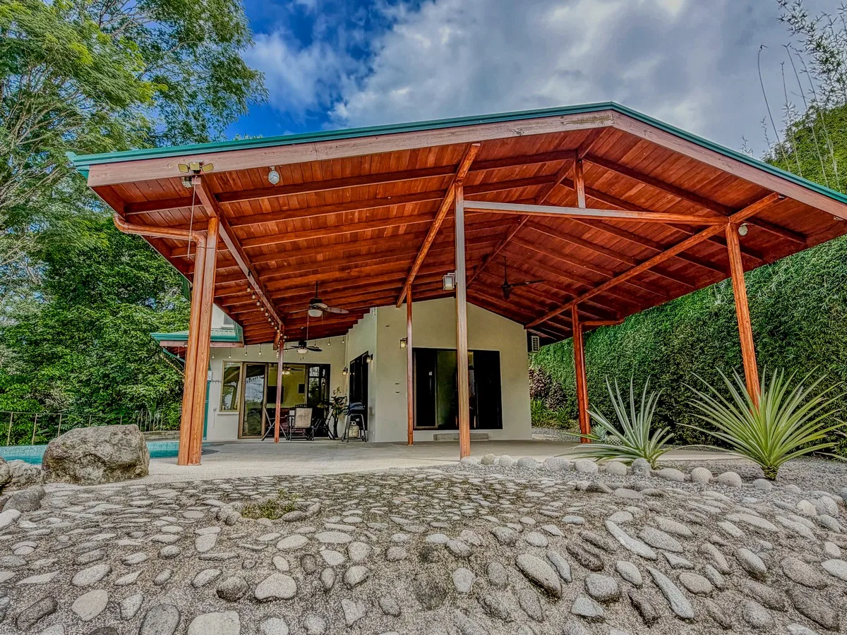 MOUNTAIN RETREAT IN LAGUNAS DE BARÚ – FULLY FURNISHED & TWO 4X4 VEHICLES INCLUDED, photo 6