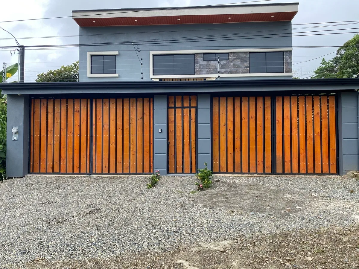 Newly Built Modern 3-Bedroom Home with Pool for Sale in Ojochal Costa Rica
