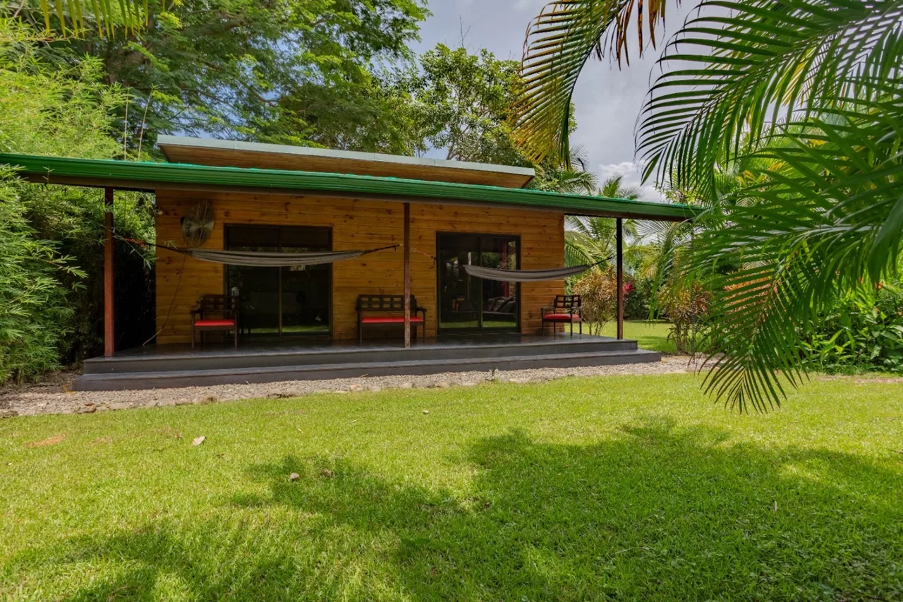 CASA JARDIN PROPERTY WITH TWO BEDROOMS, IN BAHIA BALLENA – 0.12 ACRES