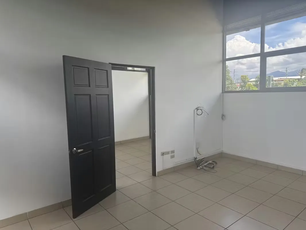 Premium Office for Rent in Belén with Security & Parking, photo 12
