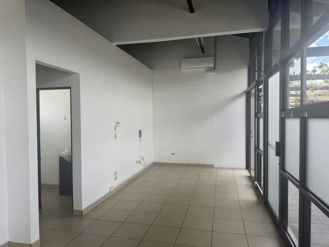 Premium Office for Rent in Belén with Security & Parking, photo 3