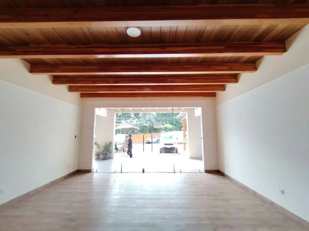 Commercial Spaces for Lease – Escazú, CALLE VIEJA toward Santa Ana