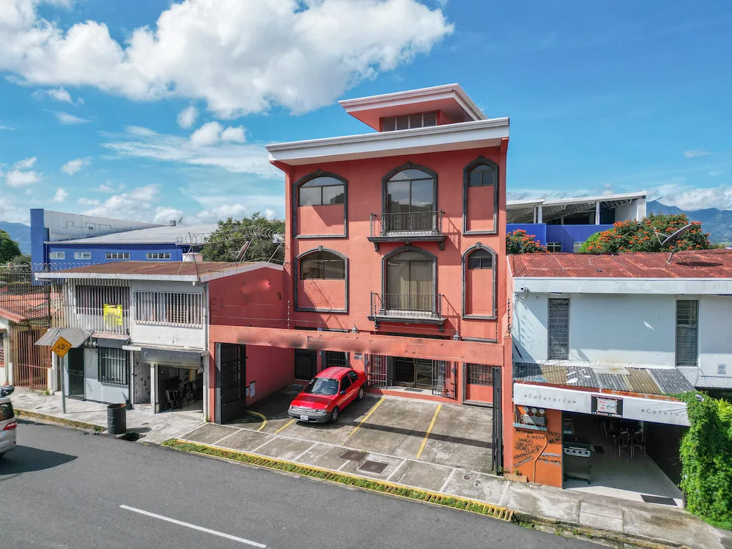 Edificio de 530m2 en González Lahmann