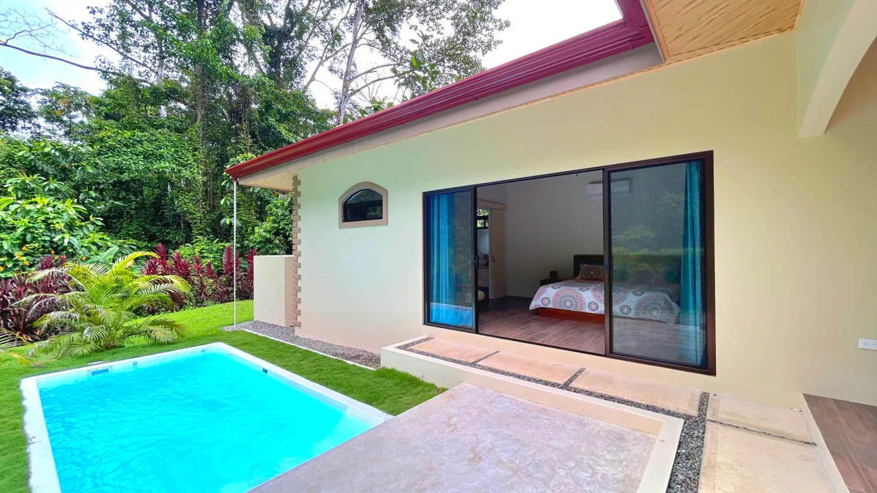 CONTEMPORARY 2-BEDROOM HOME WITH NATURAL SETTING AROUND IN GATED COMMUNITY – 0.22 ACRE, photo 5