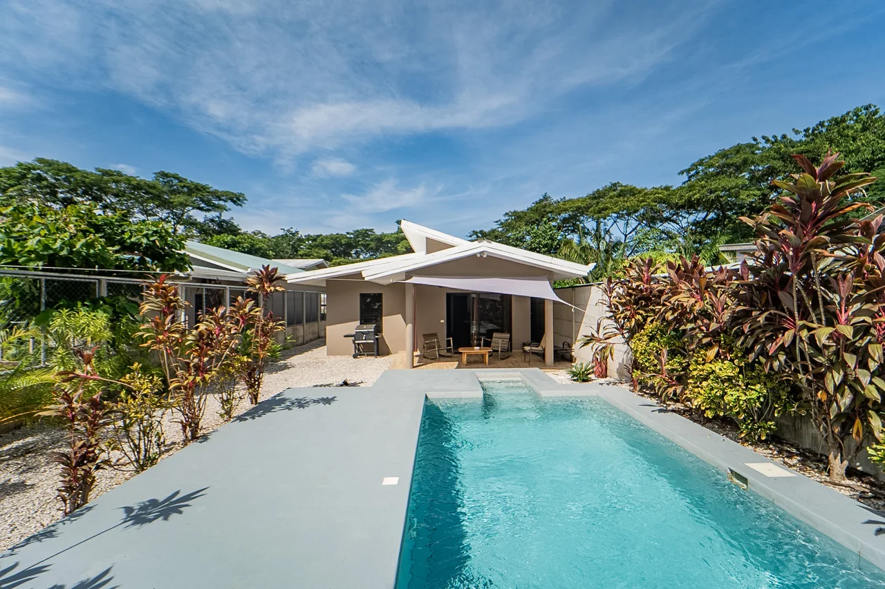 Casa León - Charming 3BR Home w Pool in Town, photo 8