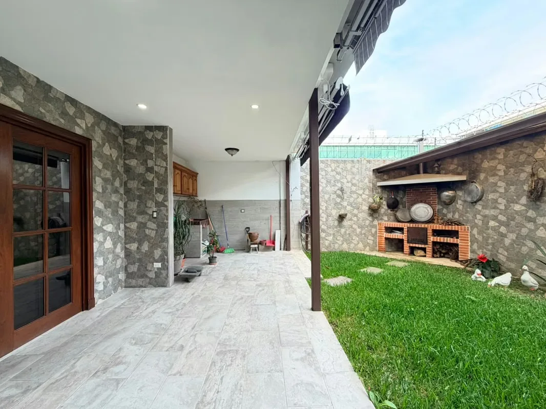 ESPECTACULAR CASA EN VENTA EN SABANA!