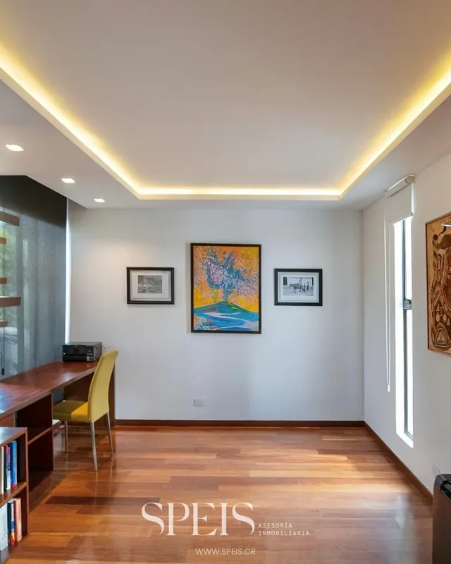Ubicada en uno de los condominios más exclusivos de Santo Domingo de Heredia, esta residencia ofrece una distribución funcional, amplios espacios y un entorno seguro, ideal para ..., photo 2