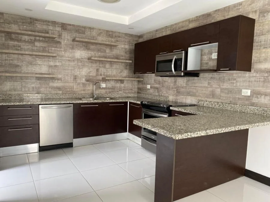 Moderna casa con patio y excelentes amenidades en condominio #25-1578 GS - Venta en Escazú, photo 6