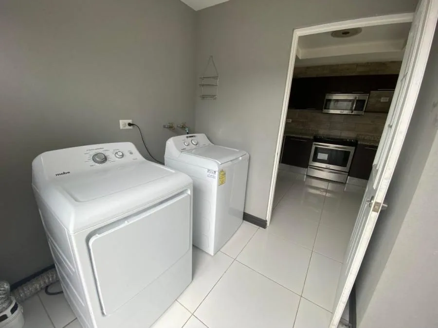 Moderna casa con patio y excelentes amenidades en condominio #25-1578 GS - Venta en Escazú, photo 7