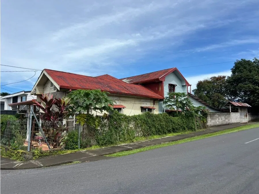 Se vende casa con uso de suelo mixto San Joaquín Flores Heredia #2057
