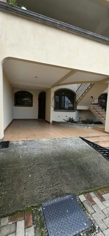Se Alquila Apartamento dentro Urbanizacion por Hospital Mexico Uruca