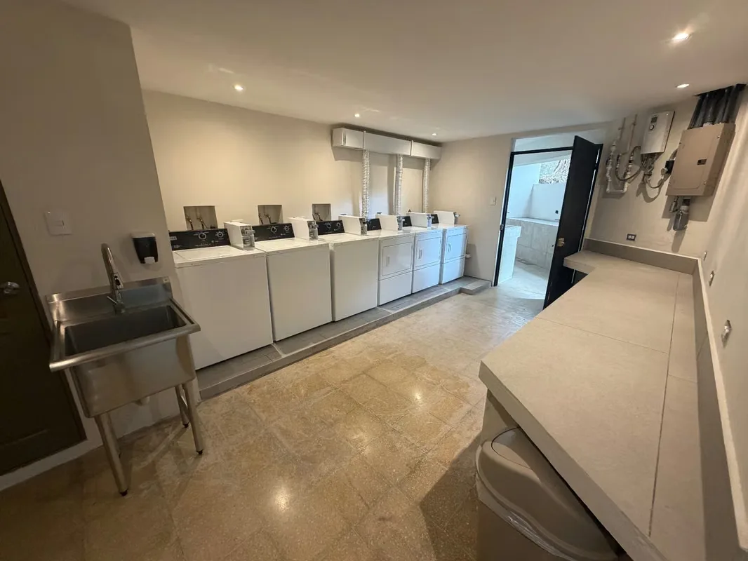 Cocina grande, walk-in closet, ventaneria gigante (mucha luz)., photo 2