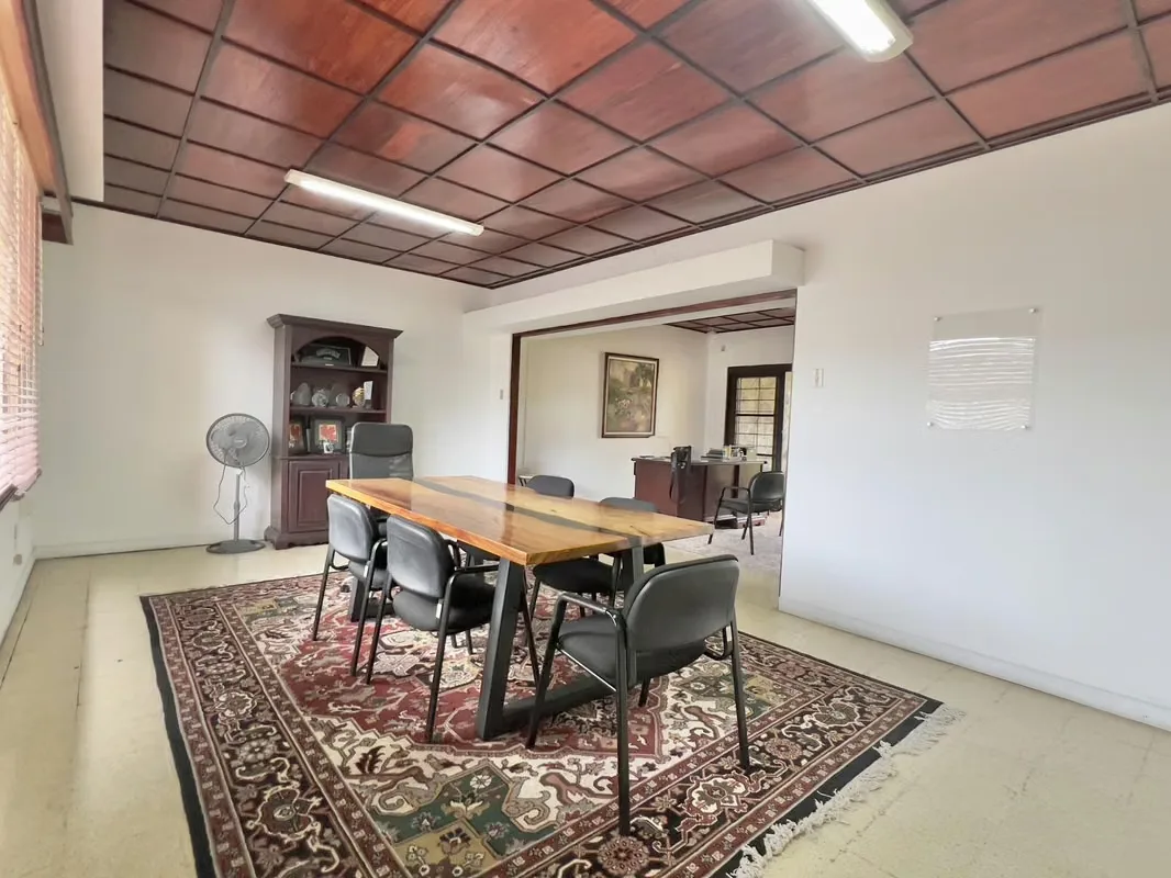 Propiedad comercial bien equipada disponible para alquiler en una zona comercial privilegiada, convenientemente ubicada junto a la ..., photo 15