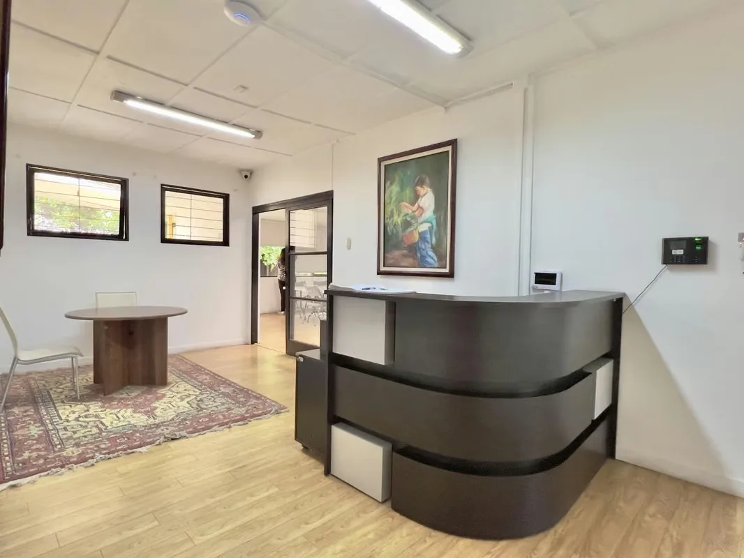 Propiedad comercial bien equipada disponible para alquiler en una zona comercial privilegiada, convenientemente ubicada junto a la ..., photo 16